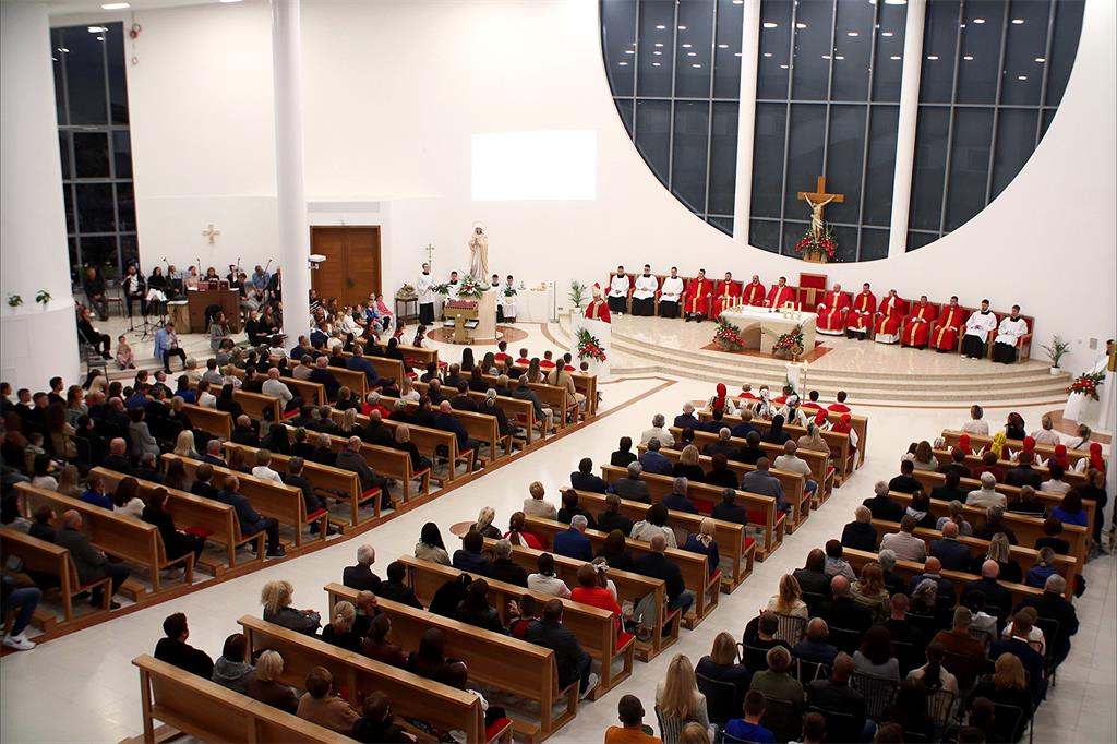 Nadbiskup Kutleša predvodio misno slavlje proslave svetkovine Uzvišenja sv. Križa u Lukarišću2024 10