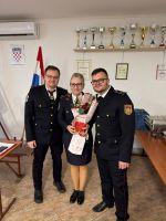 957e7de1-0a4e-4d94-9879-94b8feb3822a