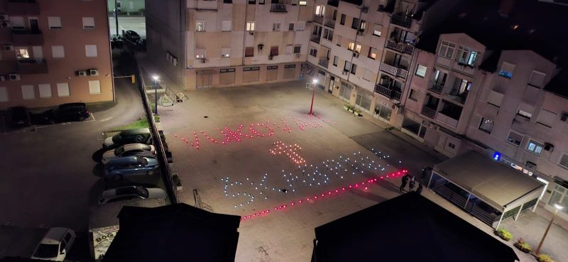 f4 f4