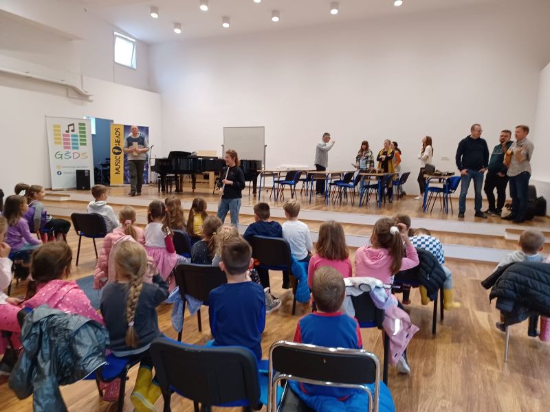 347401427_910421463373305_5473706271041209107_n