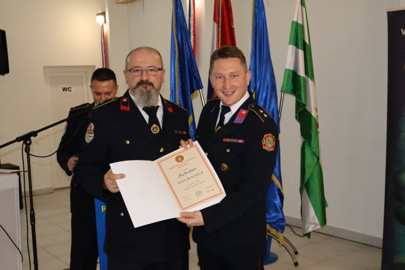 1000082040 1000082040