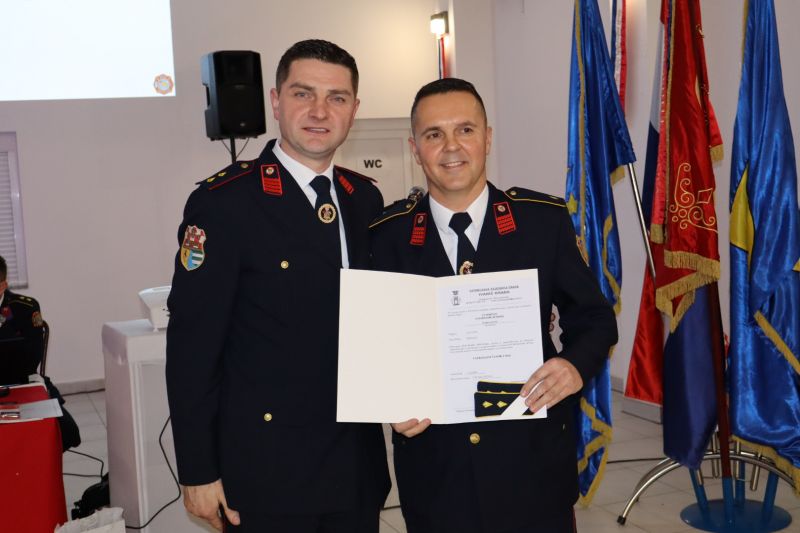 1000082057 1000082057